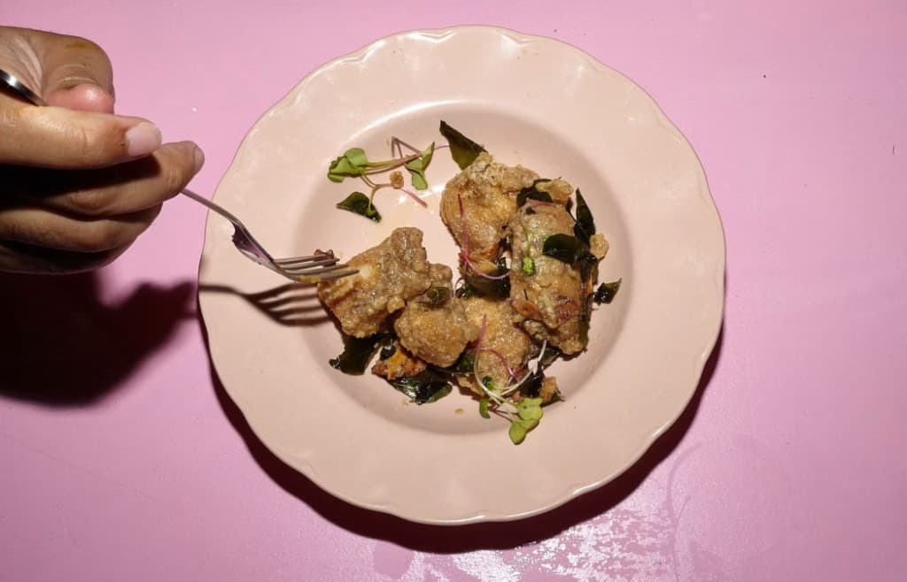 Ayam goreng — fried chicken