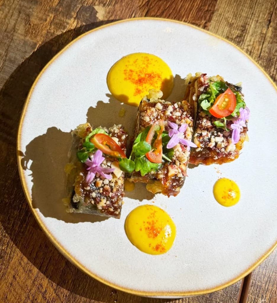 Satay ayam with peanut sauce